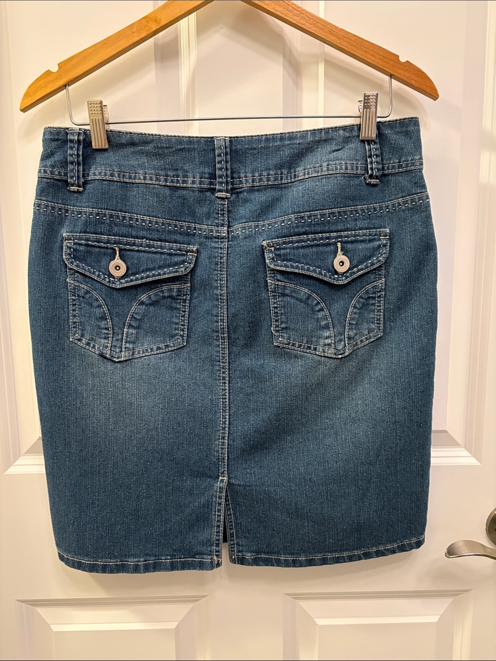 dressbarn Blue Denim A-Line Skirt size 10 pockets - Picture 7 of 13